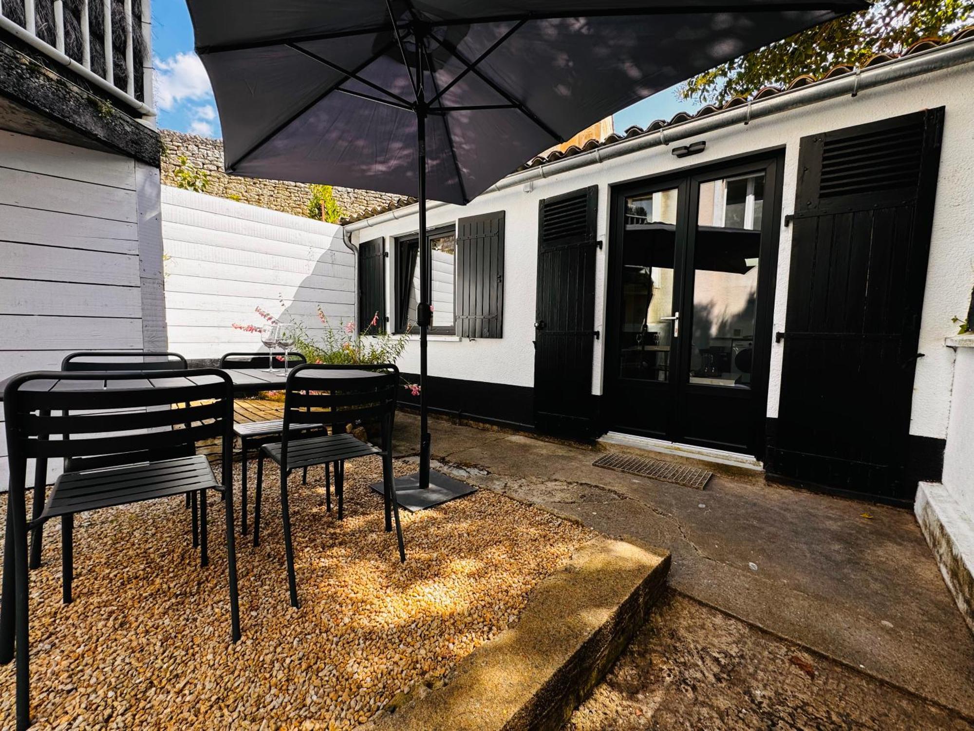 Ferienwohnung Le Petit Re, Hypercentre, Garage Prive, Terrasse Niort Exterior foto